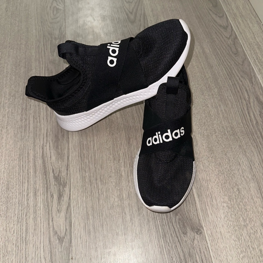 Adidas tennis shoes